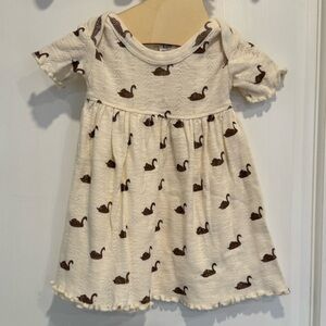 Adorable Kate Quinn swan dress on pointelle soft organic cotton size 3-6 months